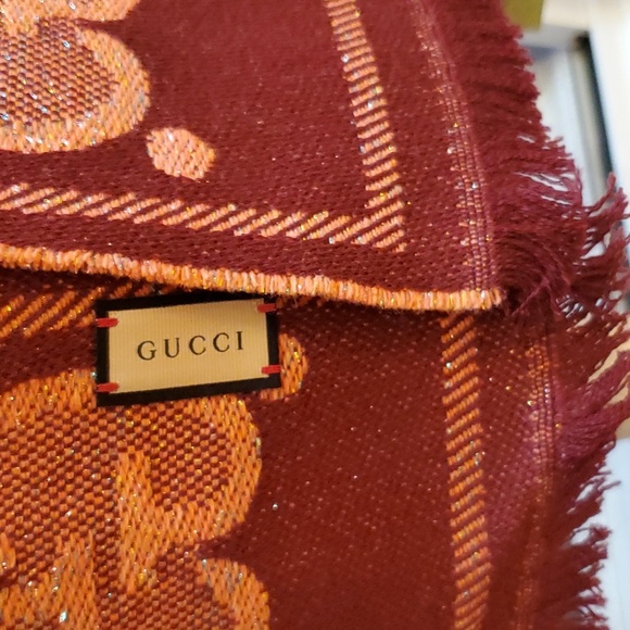 Gucci Scarf/Shawl - Picture 8 of 14